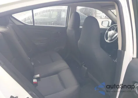 2017 Nissan Versa 1.6 S z USA, uszkodzony, nr VIN 3N1CN7AP2HL850927